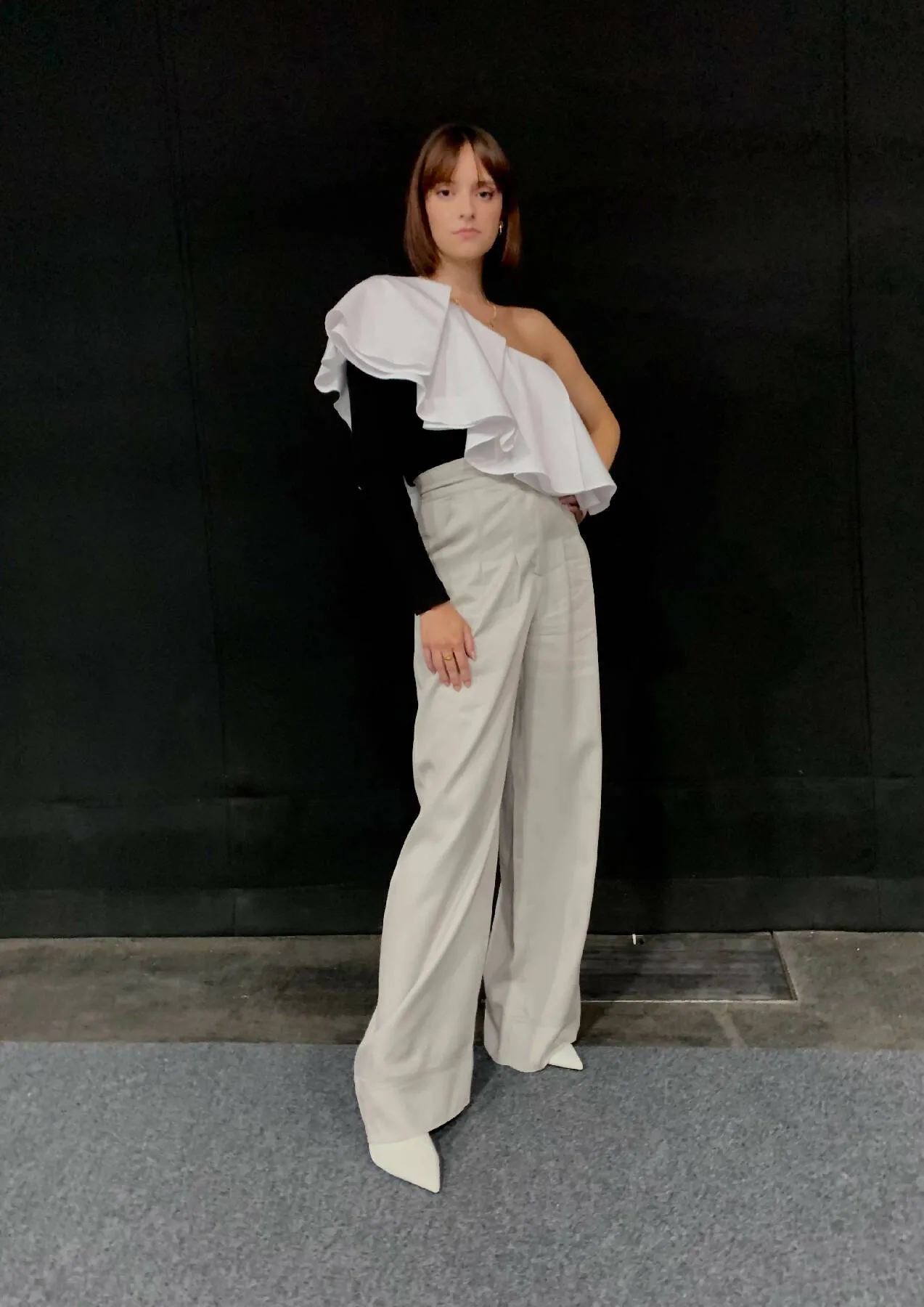 BICOLOR ONE-SHOULDER BODYSUIT WITH RUFFLE