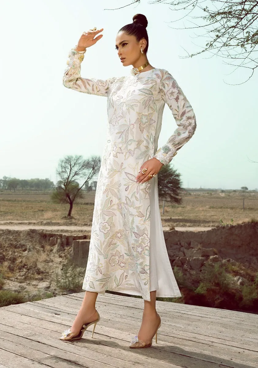 Palmira White