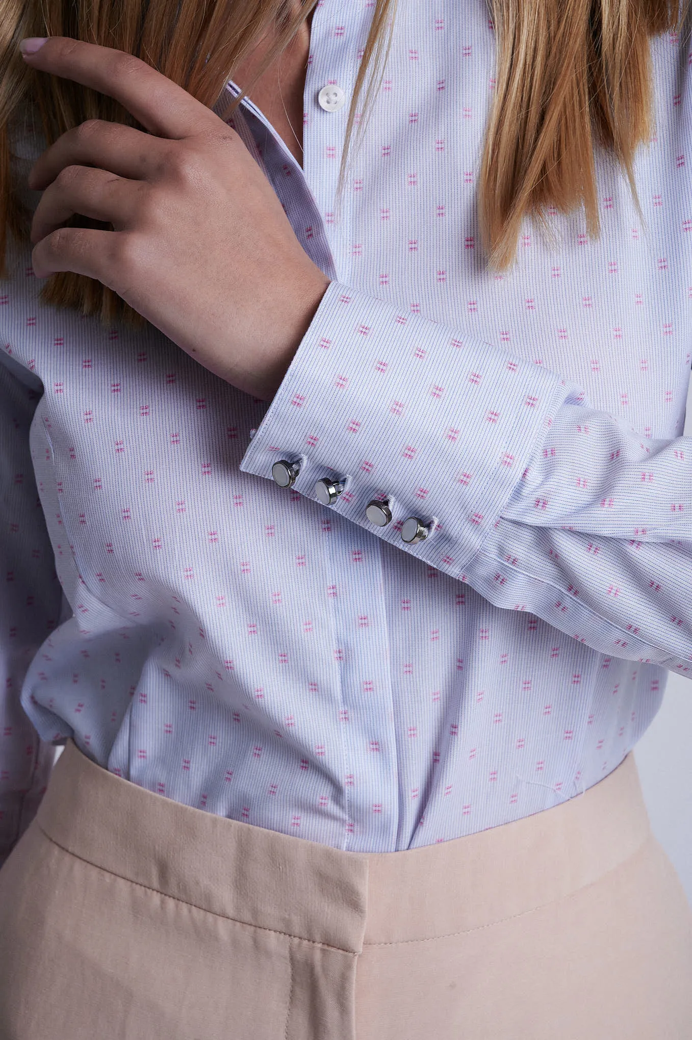 Timeless shirt with special workmanship at collar
