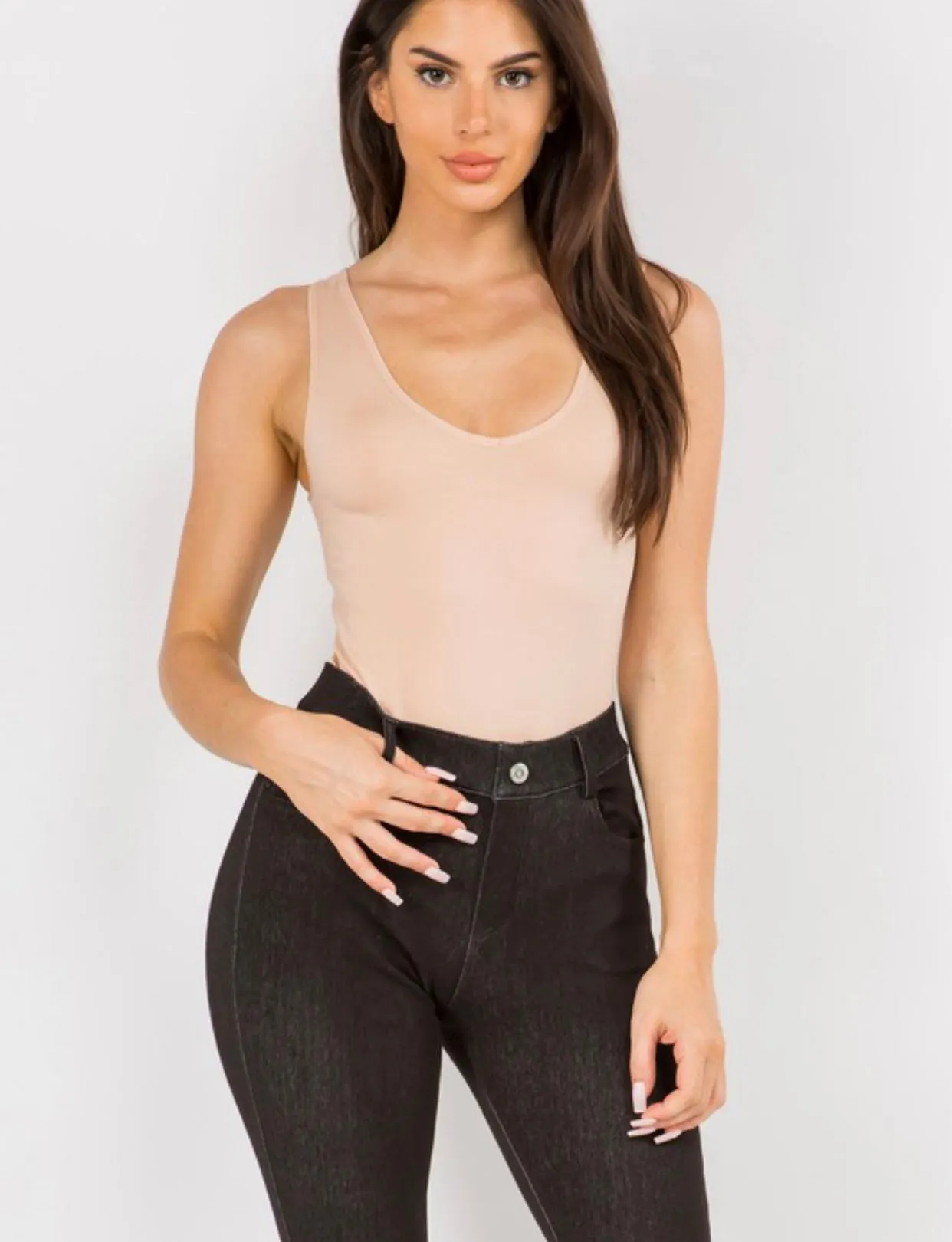 VNECK SEAMLESS BODYSUIT