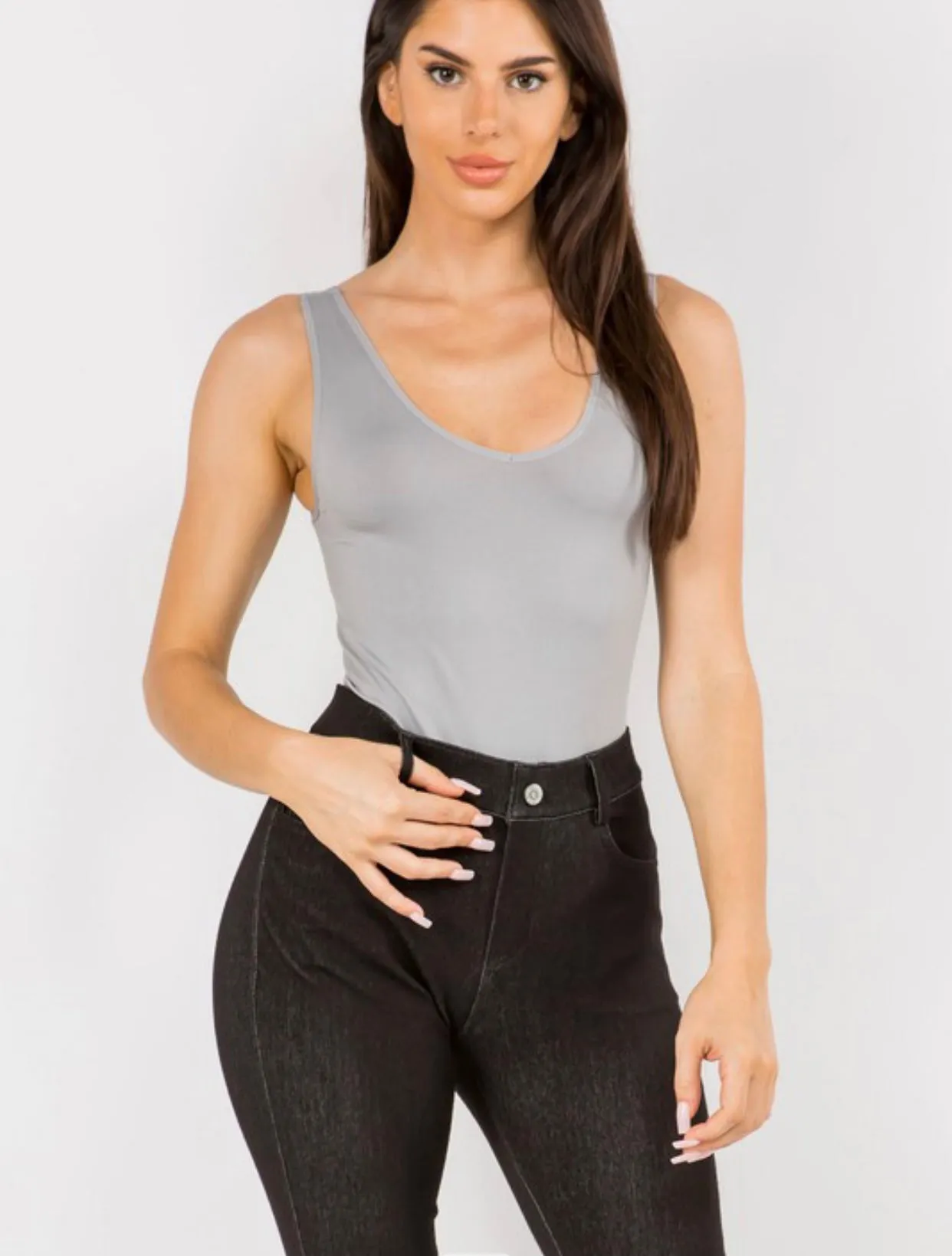 VNECK SEAMLESS BODYSUIT